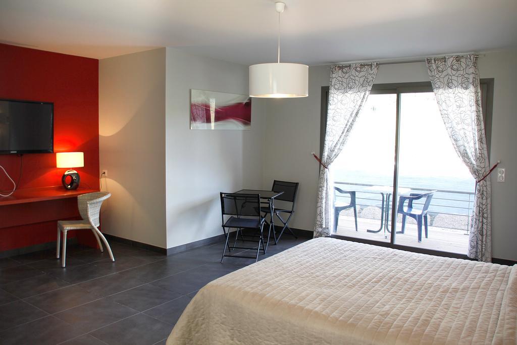 Logis Hotels - Hotel Et Restaurant Le Relais Des Garrigues Grisolles (Tarn-et-Garonne) Exterior foto